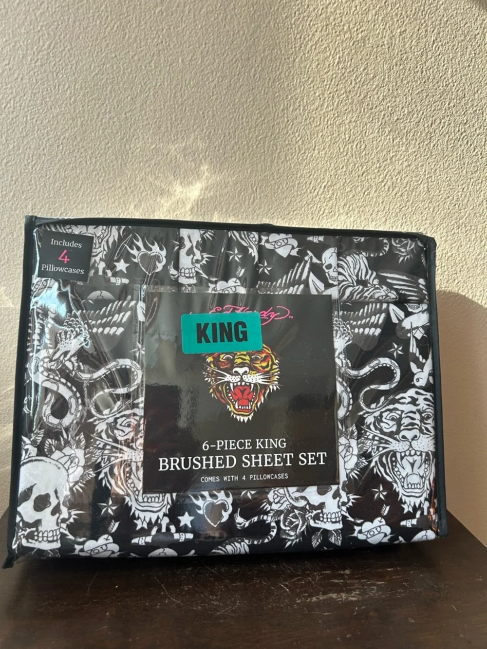 Ed Hardy New King 6 Pc Sheet Set Halloween Skulls Snakes Black White
